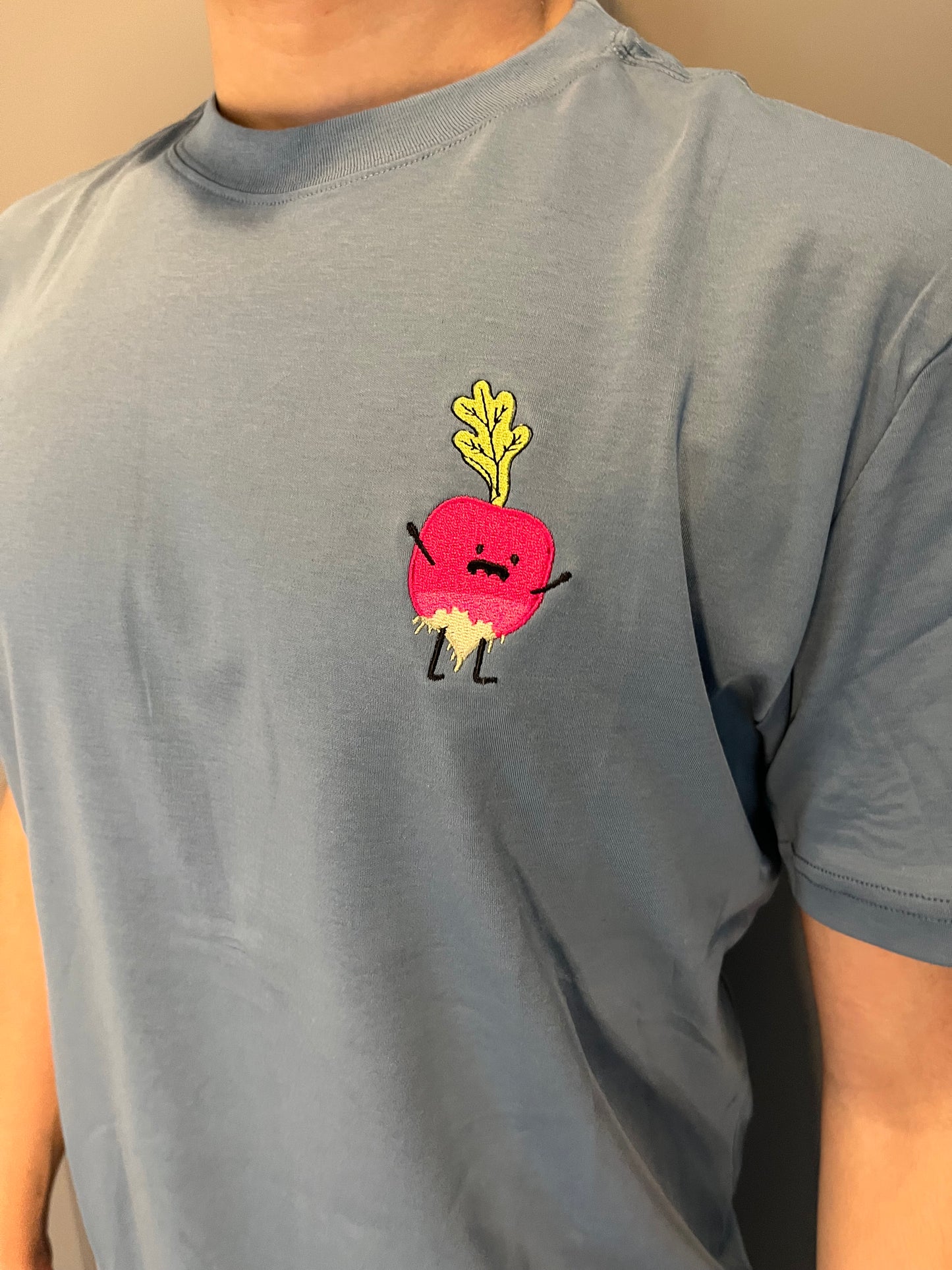 Mr. Radish embraided t-shirt L
